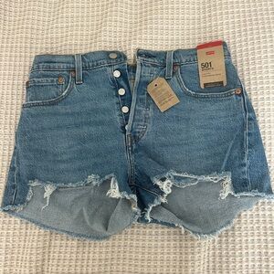 Levi's 501 shorts size 28